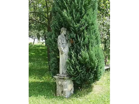steinskulptur-bei-kapelle-maria-an-der-strasse