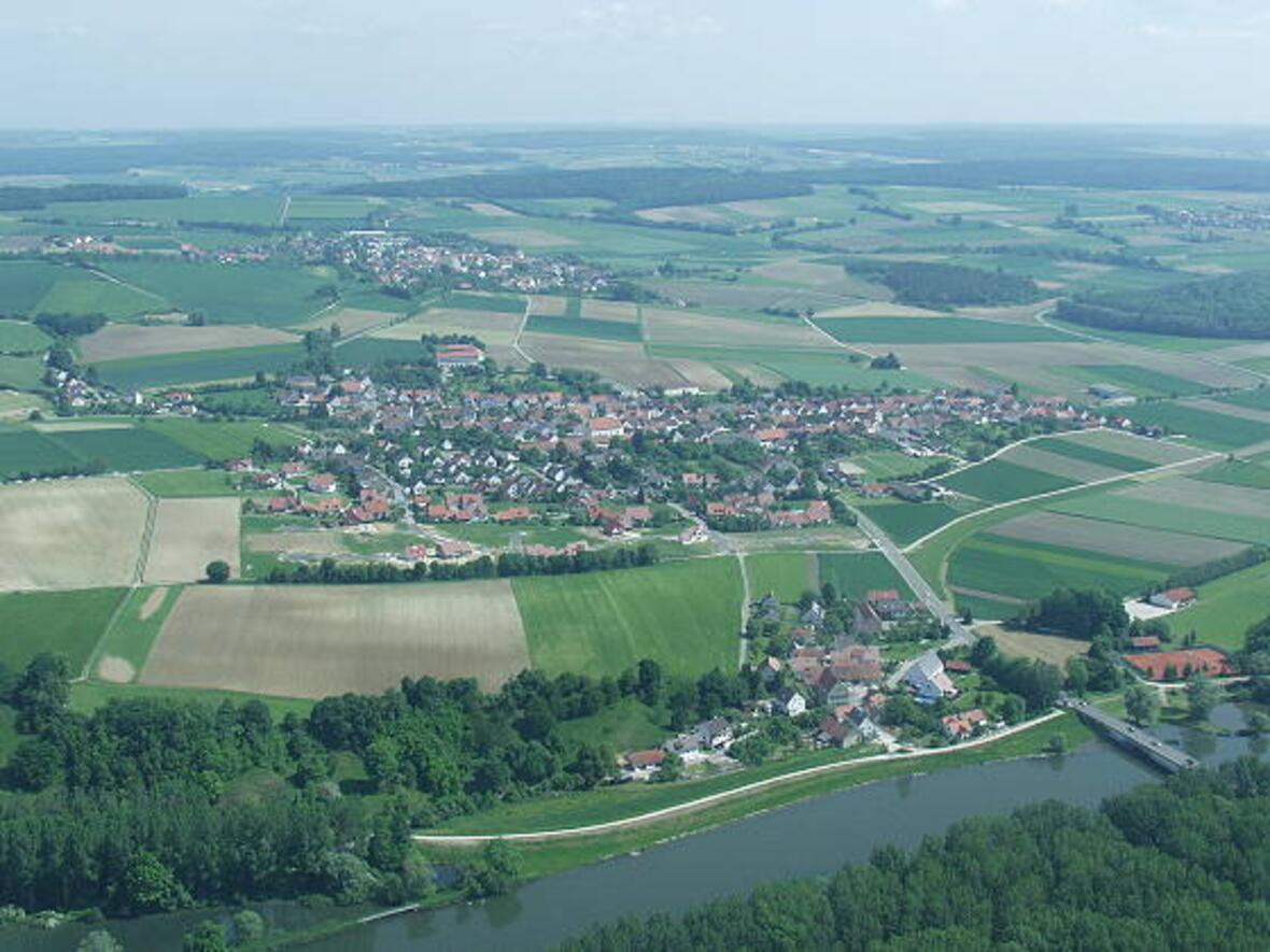 marxheim-im-hintergrund-schweinspoint-vorne-der-ortsteil-bruck