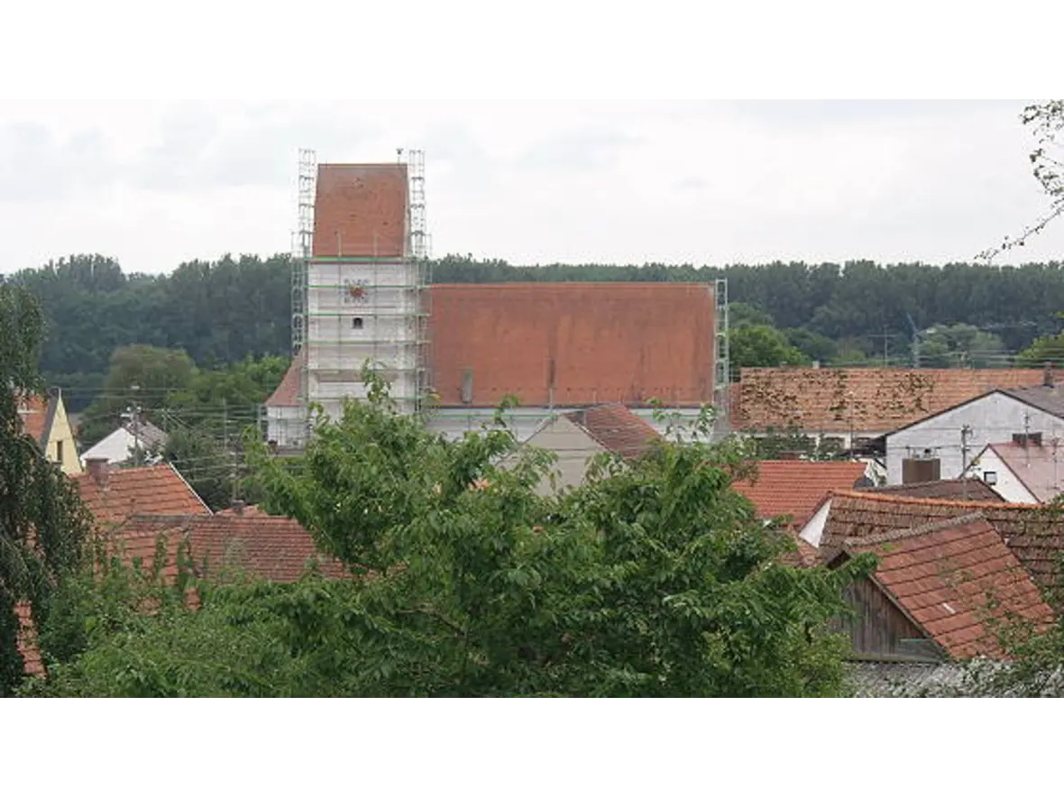 blick-von-der-heinrichshoehe-auf-die-pfarrkirche-st-peter-und-paul